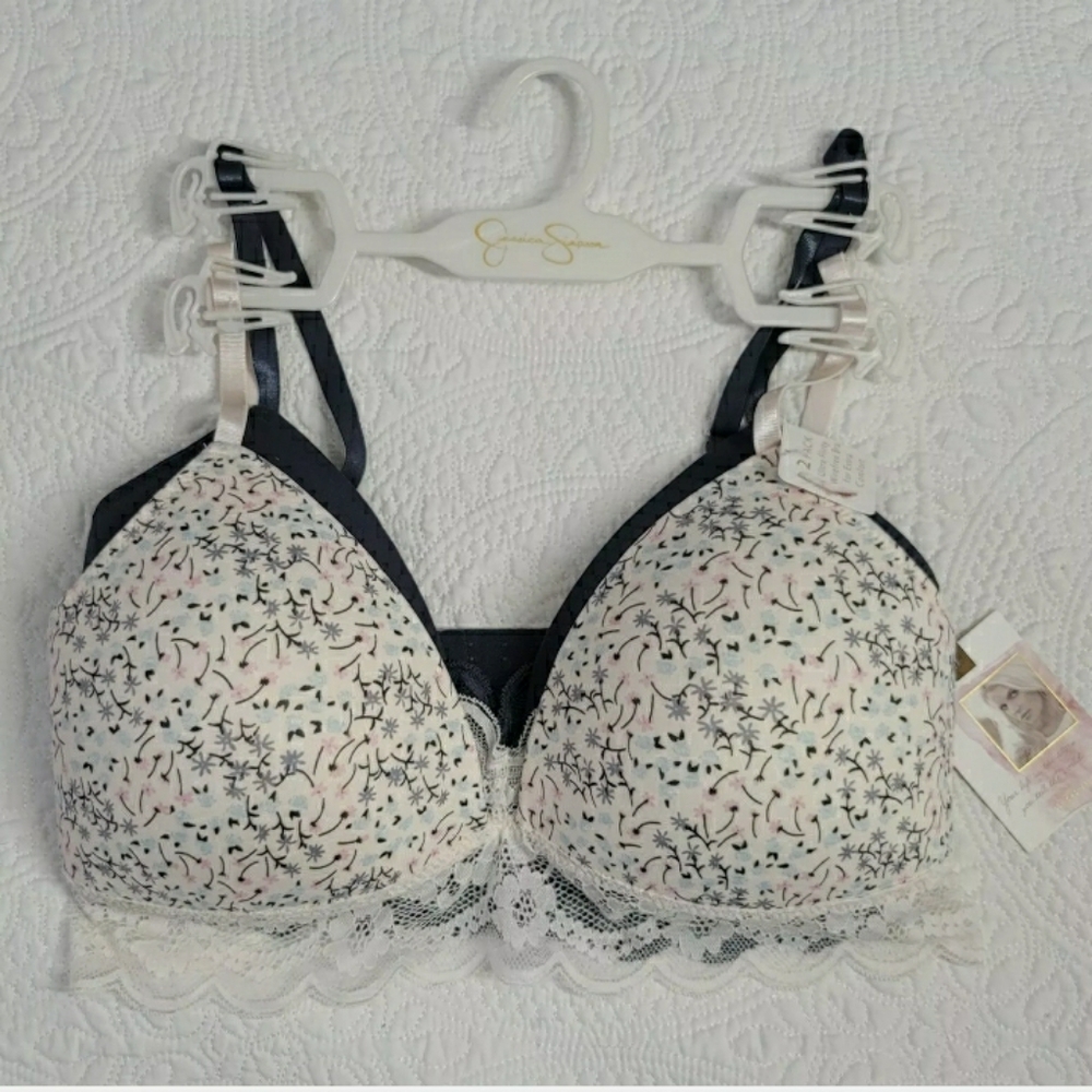 2 NWT 36 C Jessica Simpson Bras